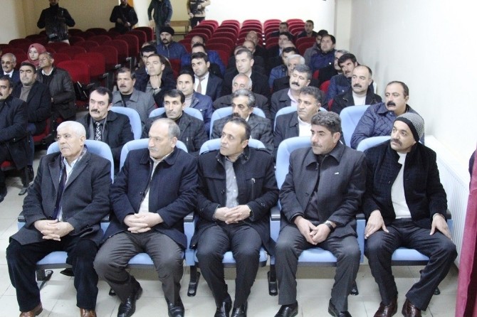 Başkan Vekili Öztürk Muhtarlarla Bir Araya Geldi