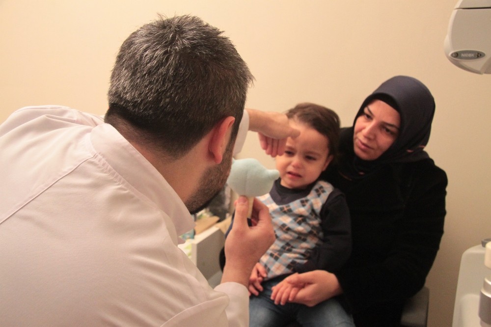 Bebeklerin 3Üncü Ayına Kadar Göz Muayenesi Yaptırılmalı