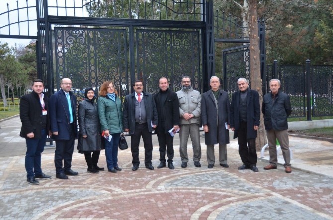 Bozüyüklü Muhtarlardan Tarih Şeridi Ve Şeyh Edebali Türbesine Ziyaret