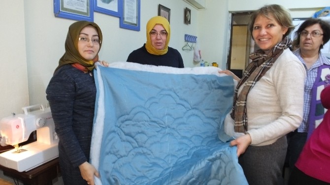 Burhaniye De Kadınlar Kırkyamaya Merak Sardı