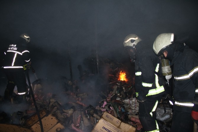 Bursada Korkutan Depo Yangını