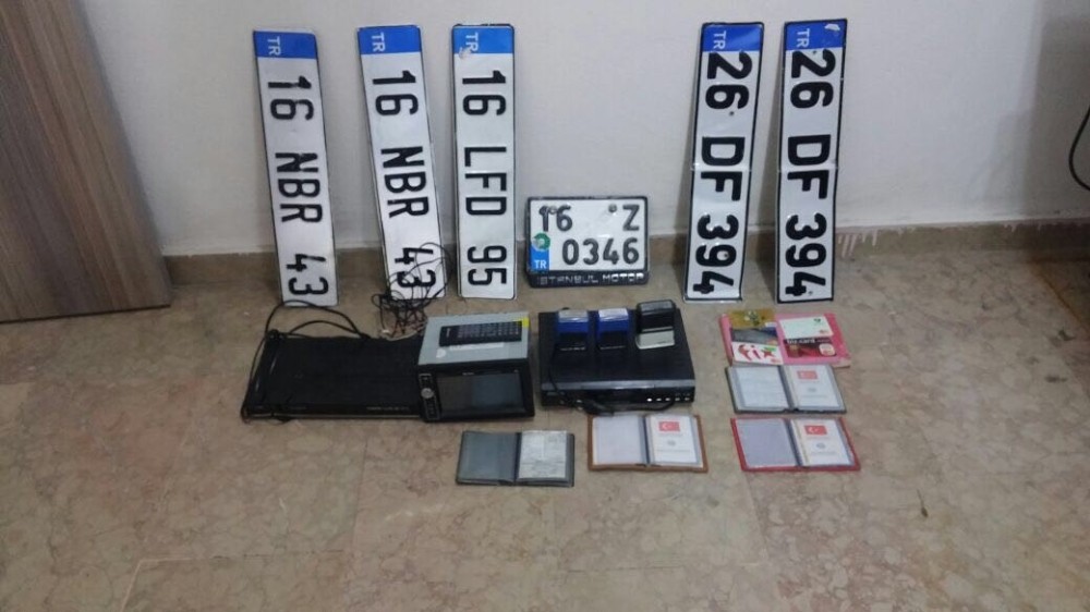 Bursada Uyuşturucu Baskını Yapılan Ev Cephanelik Çıktı