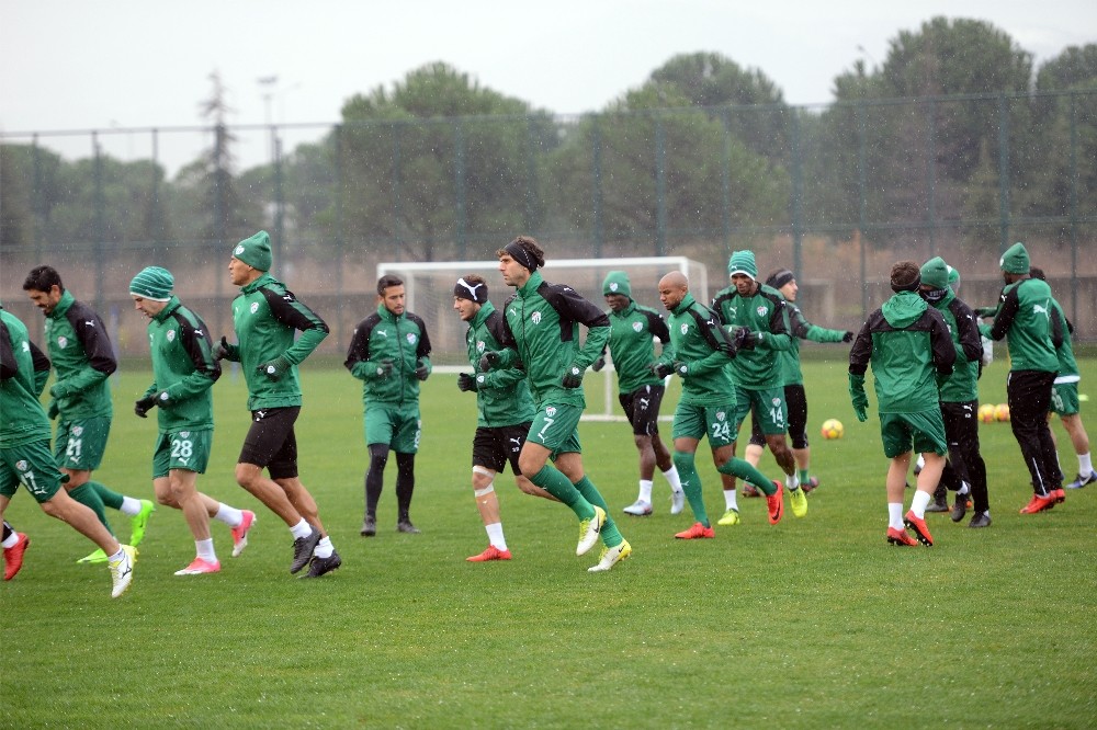 Bursasporda Fenerbahçe Mesaisi Sürüyor