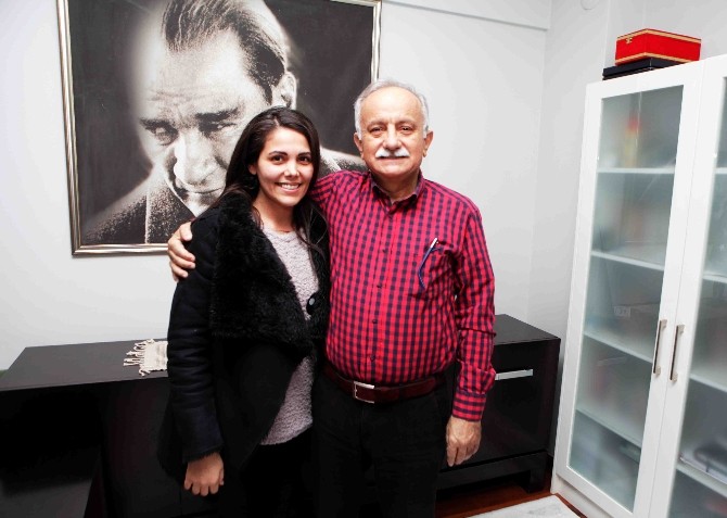 Bylock Kullandığı İddia Edilen Bayraklı Belediyesi Çalışanı Serbest