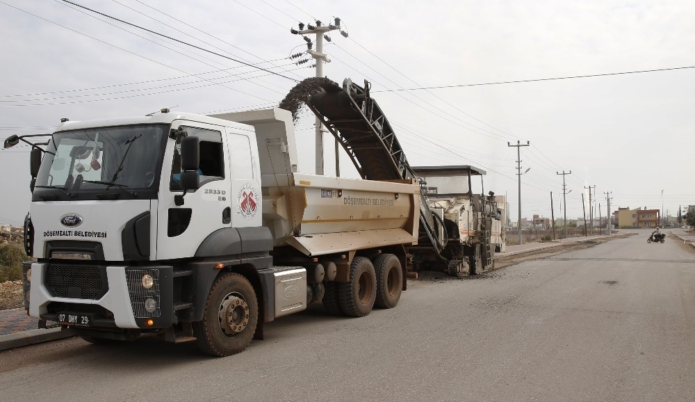 Döşemealtı Belediyesinden Kaldırım Ve Sıcak Asfalt