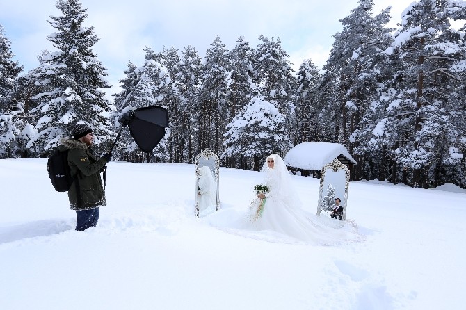 Düğün Fotoğraflarını Beyaza Bürünen Kafkasörde Çektirdiler