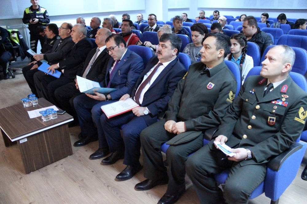 Edirnede ‘Öğrenci Taşıma Güvenliği Toplantısı