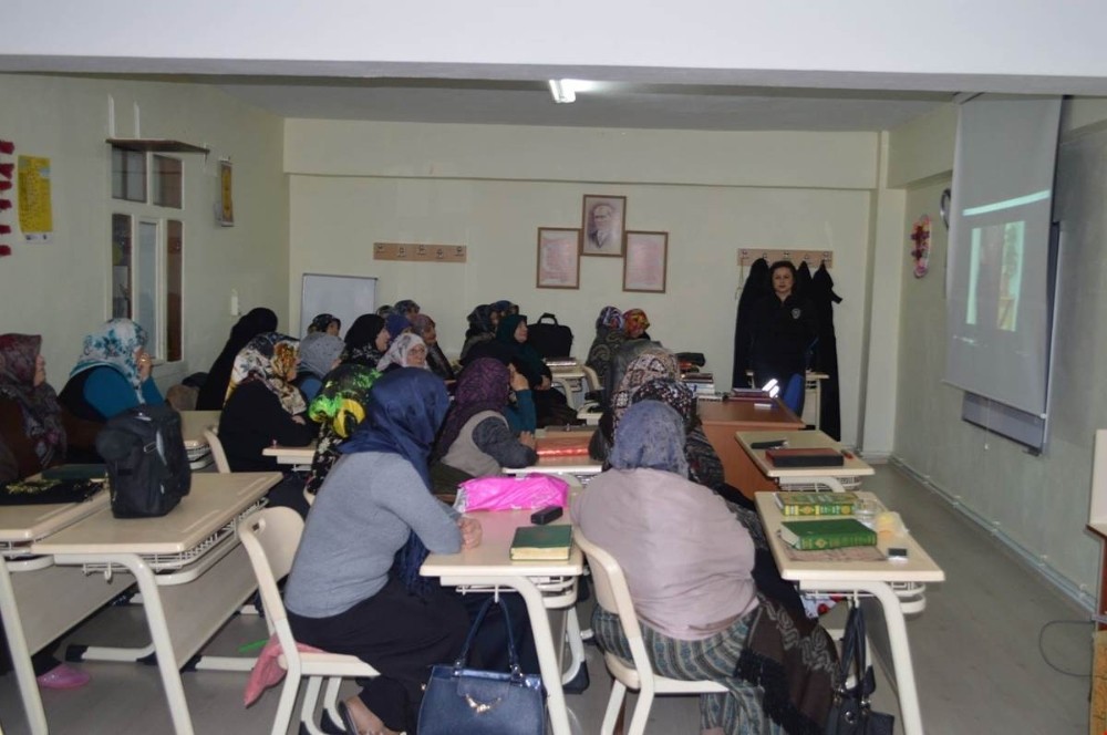 Emniyetten Kuran Kursu Kursiyerlerine Güvenli Yaşam Semineri