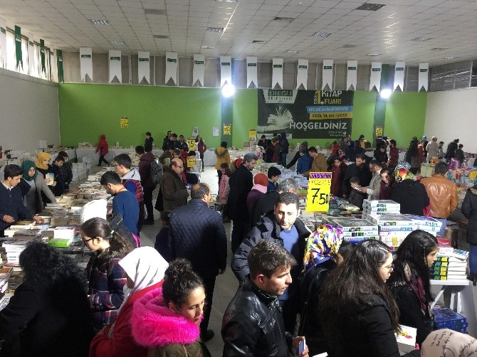 Ereğlide 1. Kitap Fuarında Yazarlardan Söyleşi