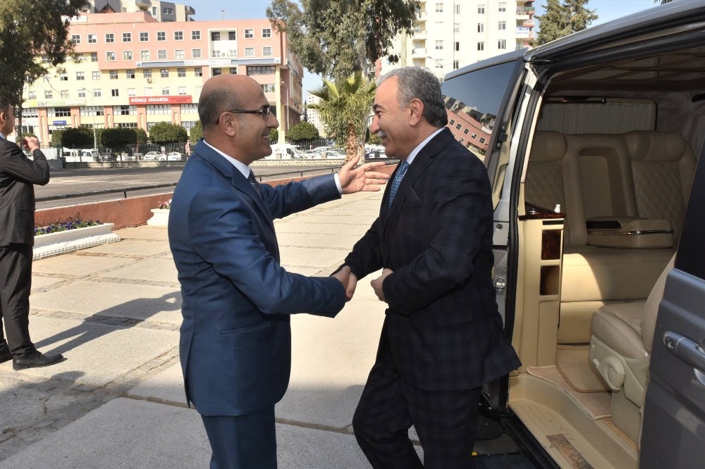 Eski Adana Valisi Mustafa Büyükten Vali Demirtaşa Ziyaret