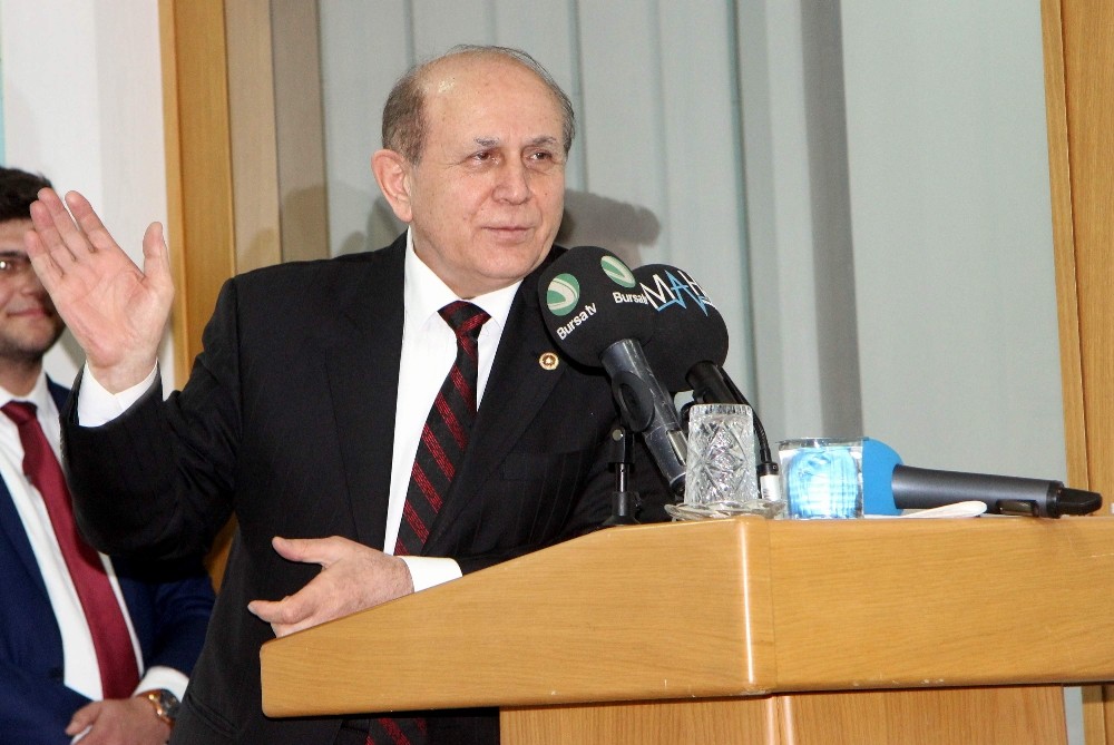 Eski Anayasa Komisyonu Başkanı Kuzu, Üniversitelilere Yeni Anayasayı Anlattı