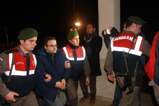 Fetöcü Öğretim Üyesi Sahte Kimlikle Yunana Kaçarken Yakalandı