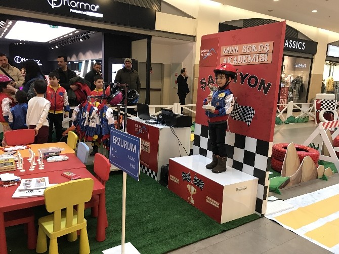 Forum Erzurumda Mini Sürüş Akademisi Tüm Hızıyla Sürüyor