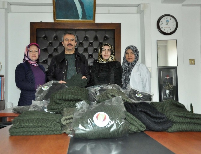 Göynük Belediyesinden Muştaki Askerlere Atkı