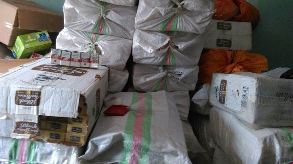 Hakkaride 43 Bin Paket Kaçak Sigara Ele Geçirildi