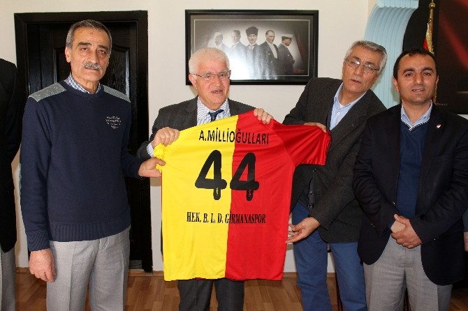 Hekimhan Belediye Başkanı Millioğullarına Hekimhan Belediye Girmanaspor Forması