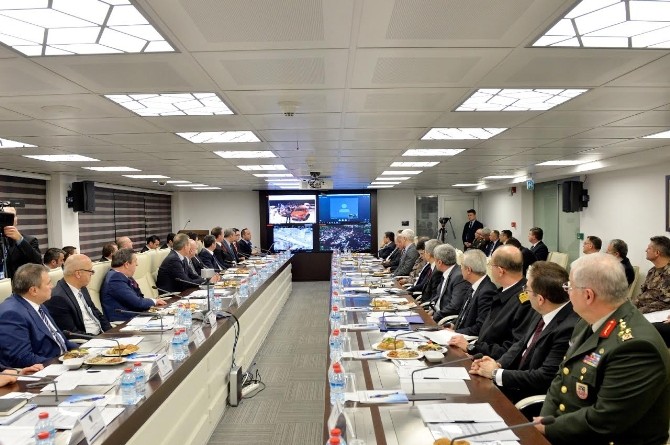 İçişleri Bakanı Soylu “Türkiye Güven-Huzur (3)” Uygulamasını Canlı Bağlantılarla Takip Etti