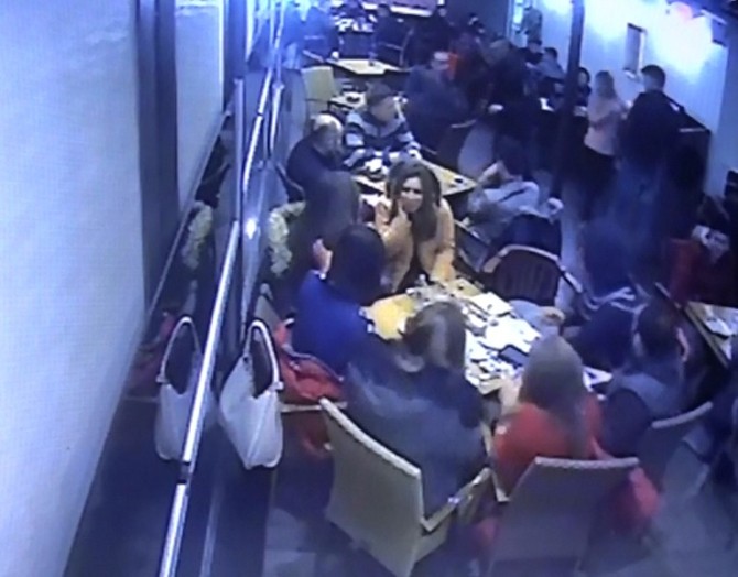 İş Adamına Avmde Silahlı Saldırı Güvenlik Kamerasında