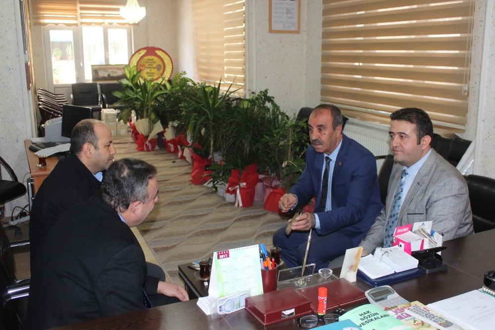 İş-Kur Müdürü Metin Ülgen Kayadan Anlamlı Bağış