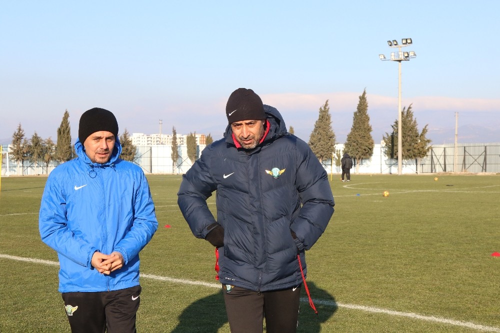 Kafkas, Tudor Krizini Değerlendirdi