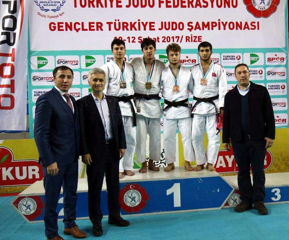 Kağıtsporlu Judocular, Rizeden Mutlu Döndü