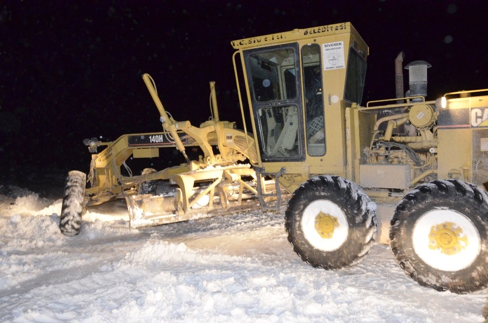 Karacadağda Mahsur Kalan 700 Kişi Kurtarıldı