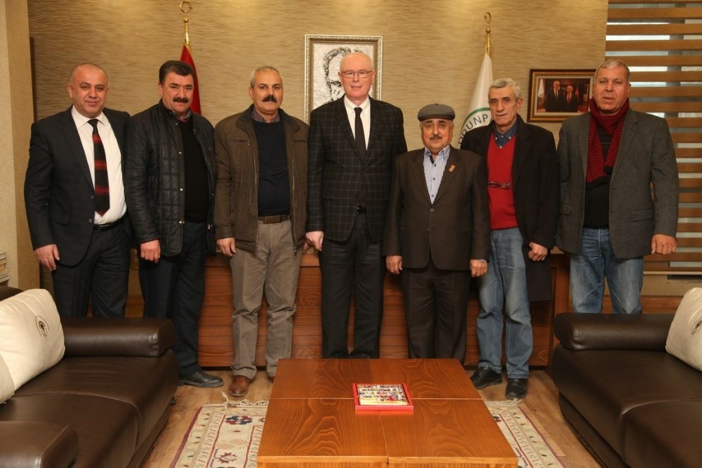 Karatepeliler Köyü Derneğinden Başkan Kurta Ziyaret