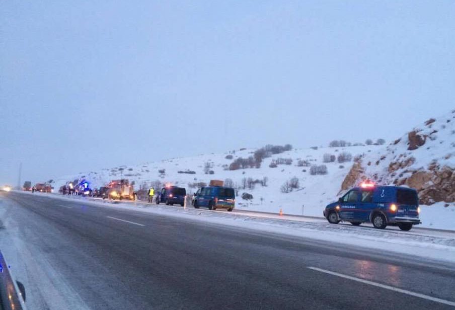 Kayseride Yolcu Otobüsü Devrildi: 21 Yaralı