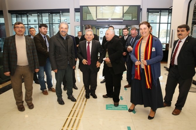 Kayserispor Başkanı Erol Bedir, Melikgazi Belediyesi İletişim Merkezinde