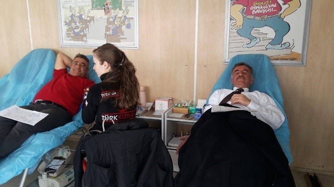 Kızılay Mobil Kan Toplama Aracı Aşkalede