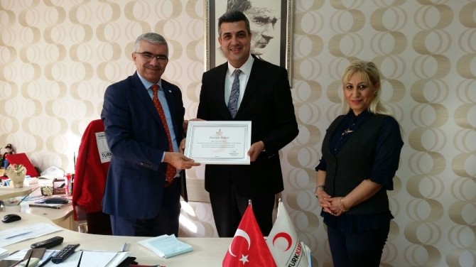 Kızılayın “Sevgi Bohçası Projesi”Ne Destek