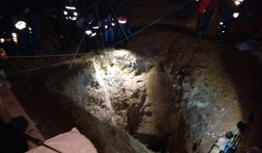 Kızıltepede Göçükte Kalan Genç İçin Çalışmalar Sürüyor