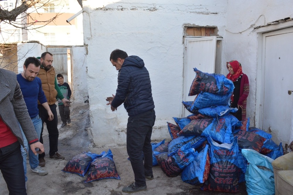 Kömürleri Çalınan Engelliye İş Adamından Destek