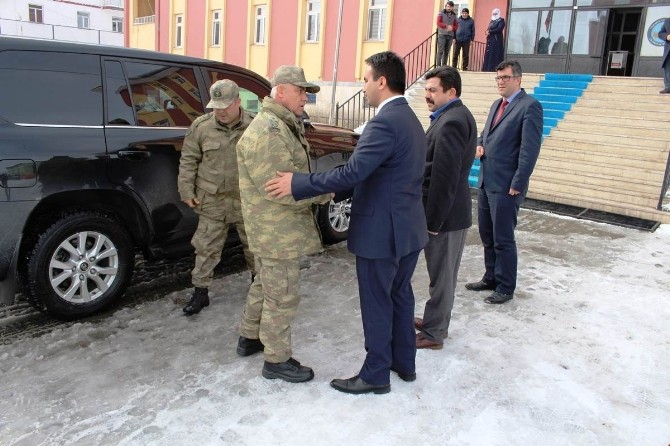 Komutanlardan Kaymakam Dündaa Ziyaret