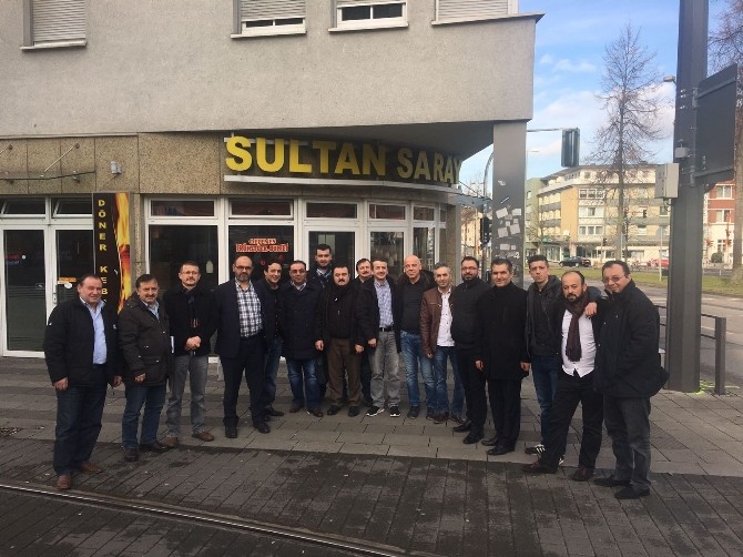 Köylüler Almanyada Bir Araya Geldi