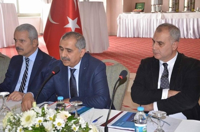 Kuşadasının Sorunları Vali Koçakın Katıldığı Toplantıda Ele Alındı