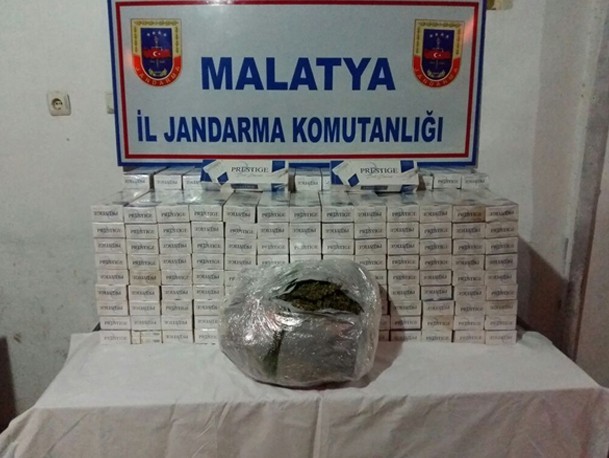 Malatyada 7 Bin 300 Paket Kaçak Sigara Ve 348 Gram Esrar Ele Geçirildi