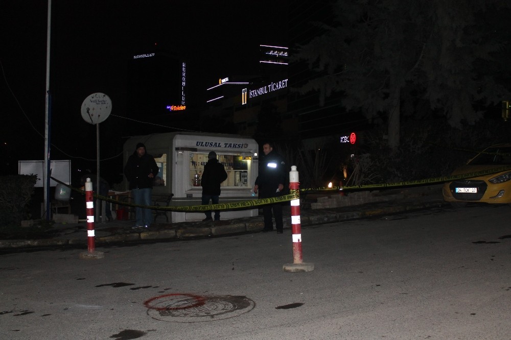 Maltepede Taksi Durağına Silahlı Saldırı : 1 Yaralı