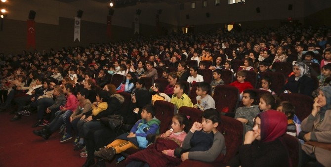 Maltepeli Minikler Hayaller Ülkesinde