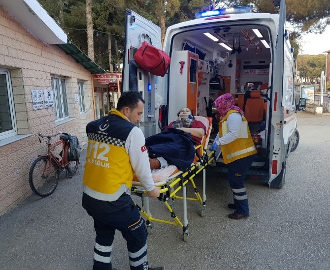 Manisada Otomobil Takla Attı : 5 Yaralı