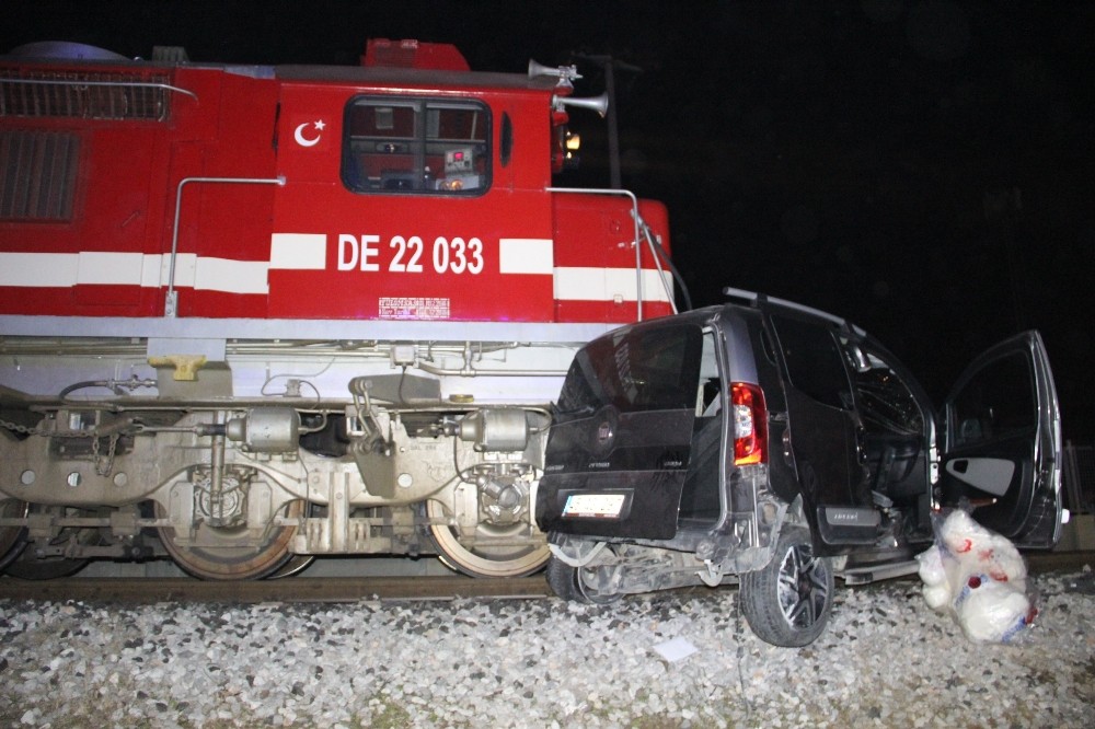 Manisada Tren Kazası: 1 Ölü 4 Yaralı