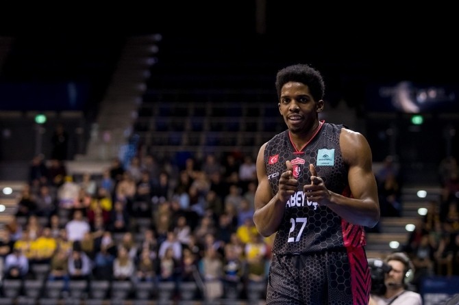 Mb Uşak, Romanya Deplasmanında