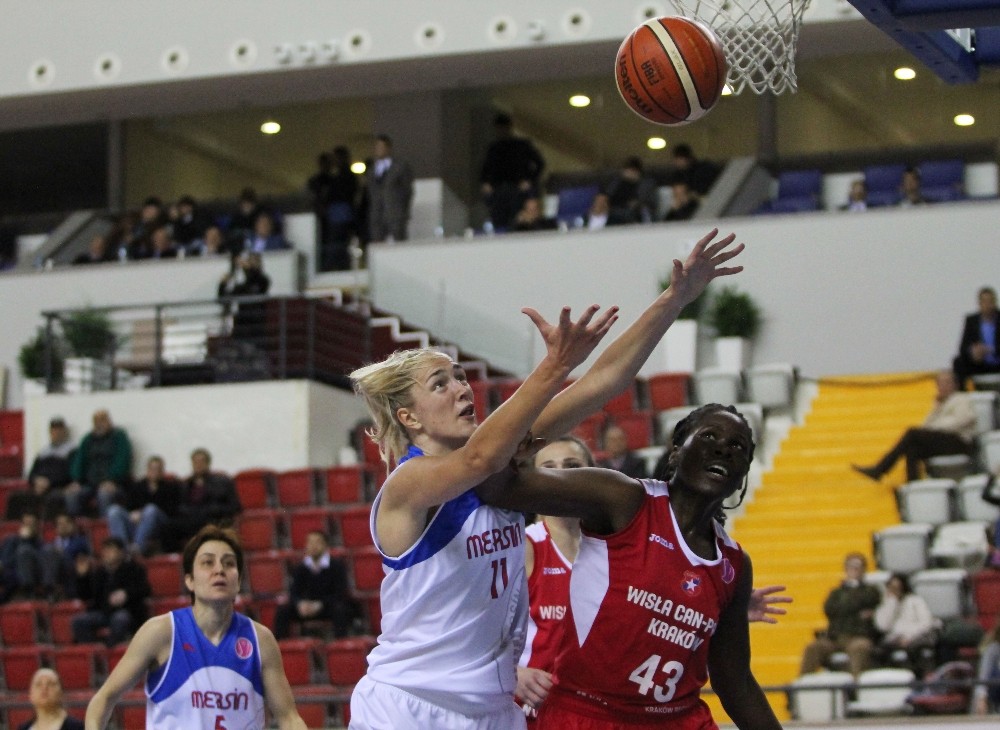 Mersin Avrupada Havlu Attı