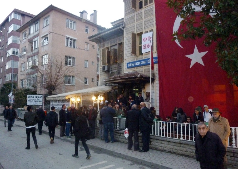 Müjdat Gezen Sanat Merkezine Yapılan Saldırı Protesto Edildi