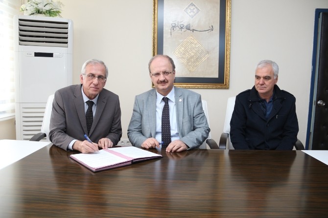 Nevvar Salih İşgören Vakfından 80 Öğrenciye Burs