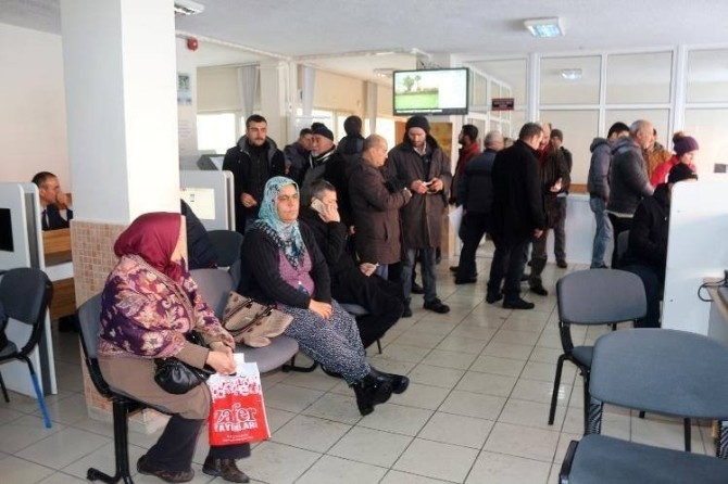 Niğdede 1 Ayda 5 Bin Kişi Çipli Kimlik Başvurusu Yaptı