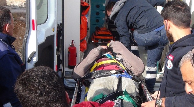 Nusaybinde Kum Yığınlarının Altında Kalan İşçi Kurtarıldı