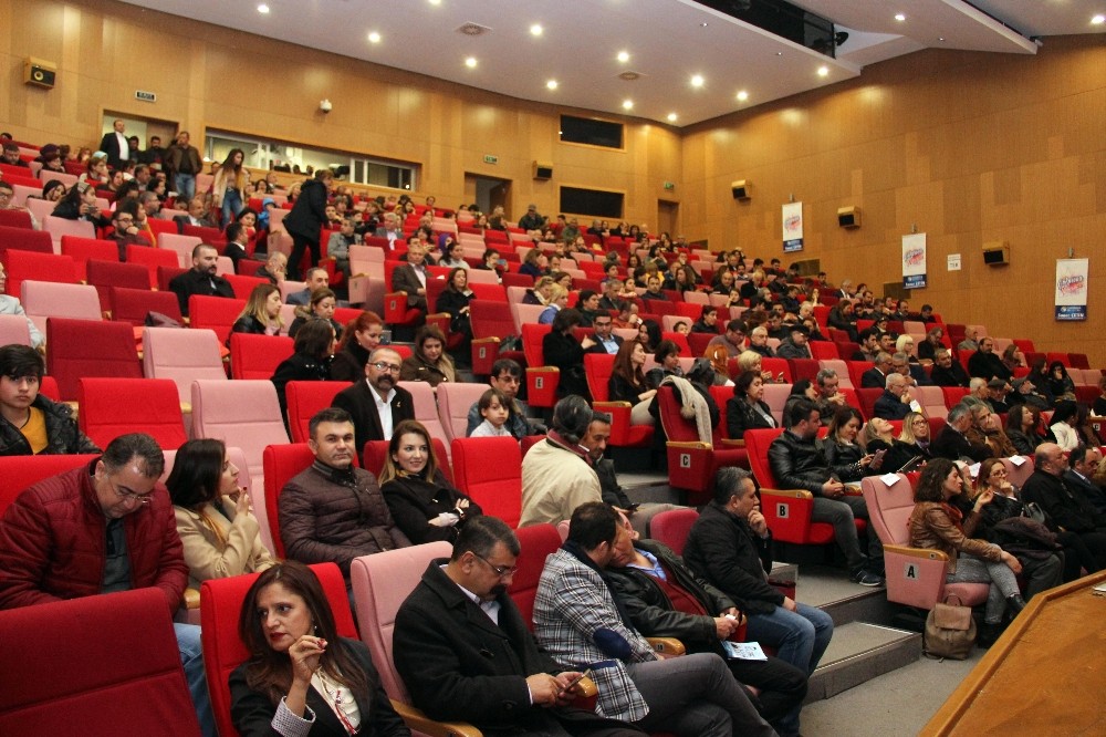 Öğrenciler 2. Orhan Kemal Edebiyat Festivalinde