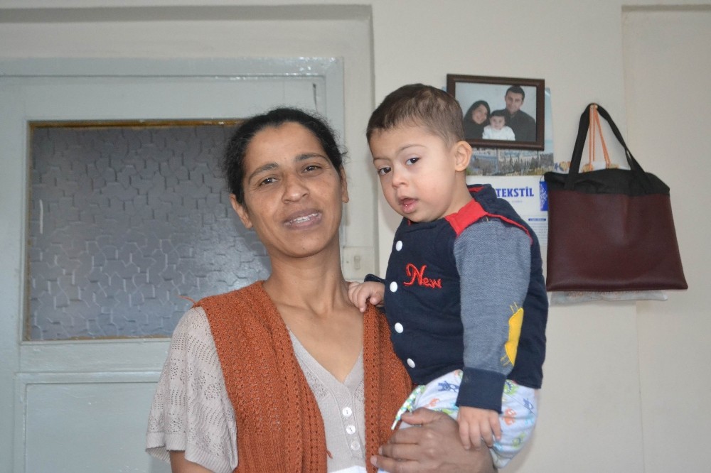 (Özel Haber) Down Sendromlu 2,5 Yaşındaki Ayaz Bebeğin Ailesi Yardım Bekliyor