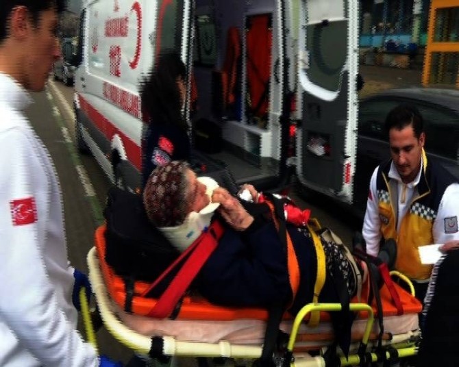 (Özel Haber) Karşıdan Karşıya Geçmeye Çalışan Yaşlı Kadına Vinç Çarptı